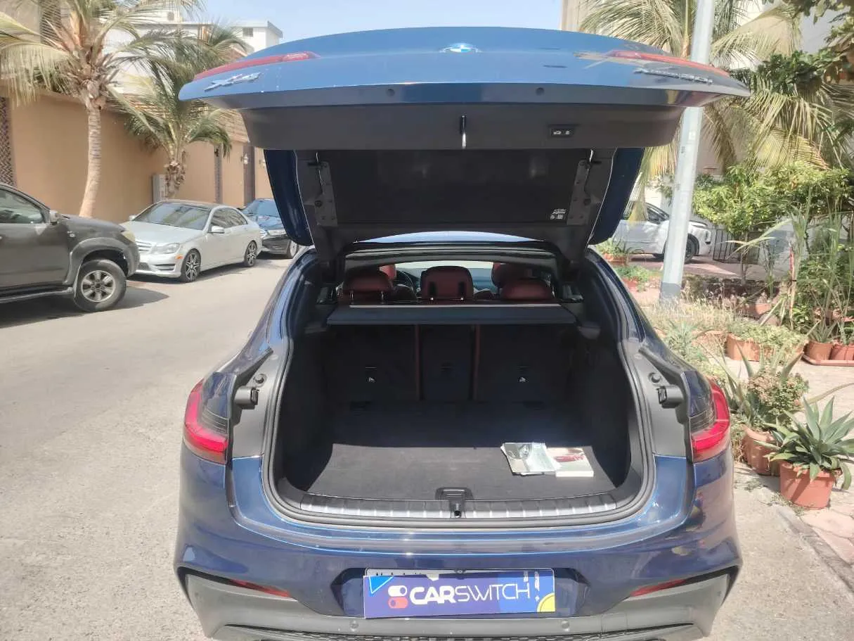 Car image 30