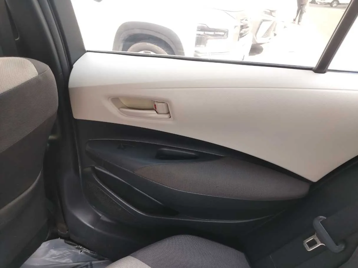 Car image 38
