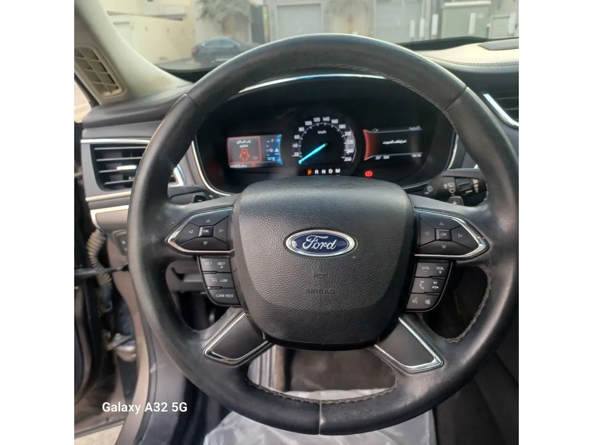 Car image 17