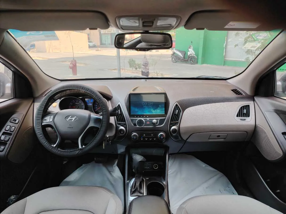 Car image 18