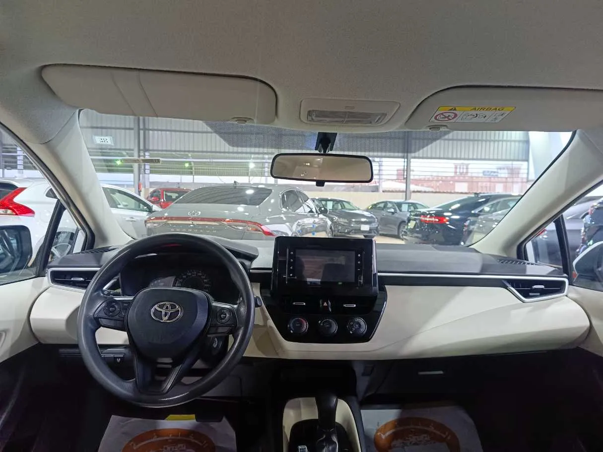 Car image 19
