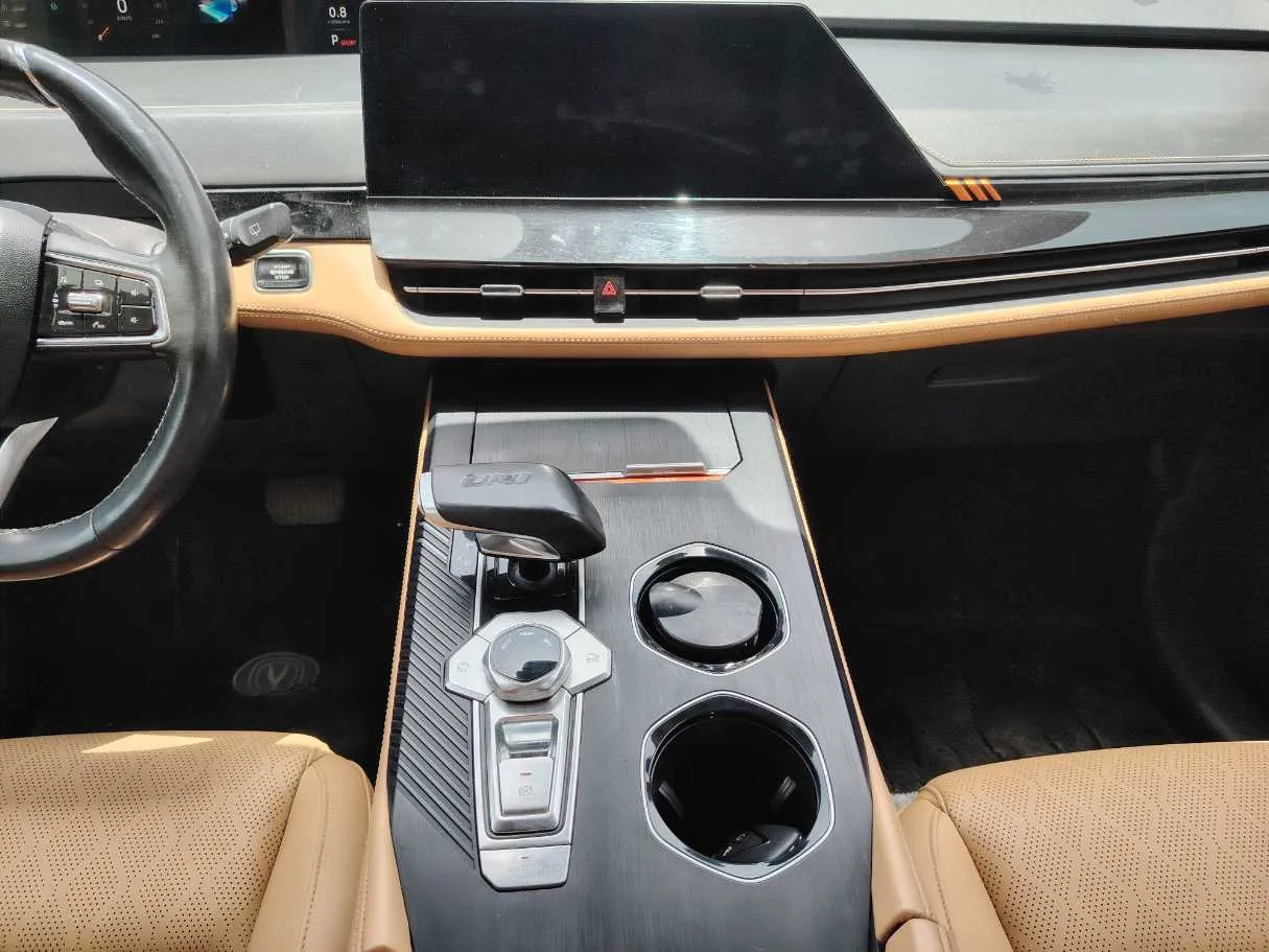Car image 26