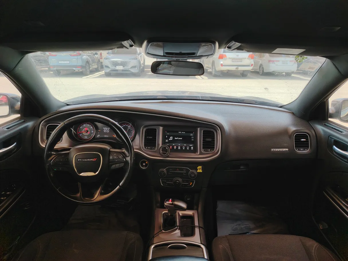 Car image 17