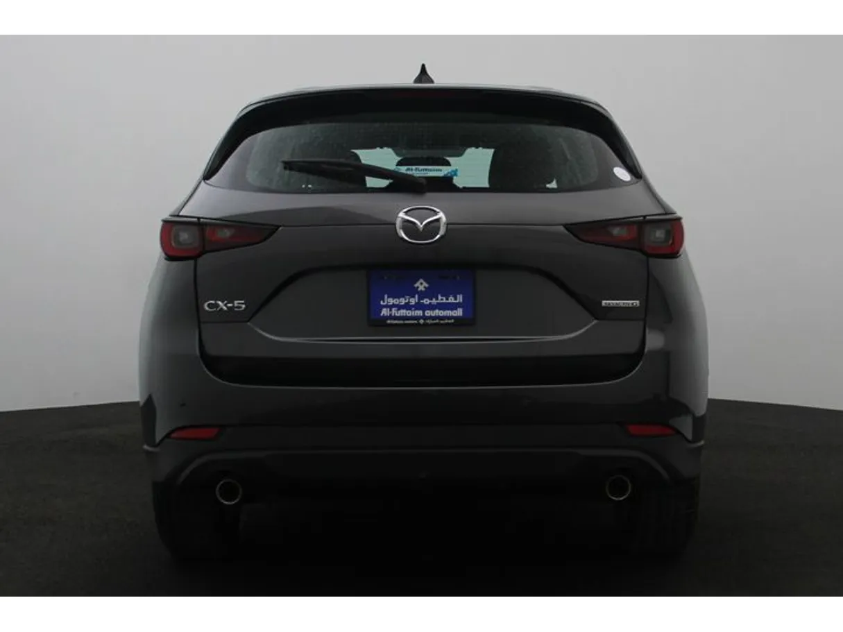 Car image 12