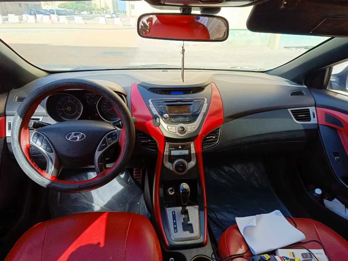 Car image 19
