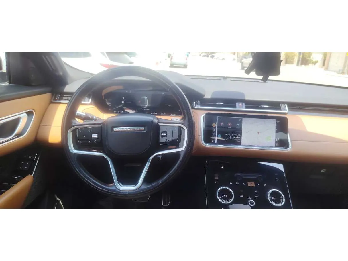 Car image 17