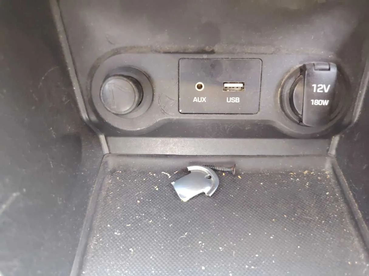 Car image 27