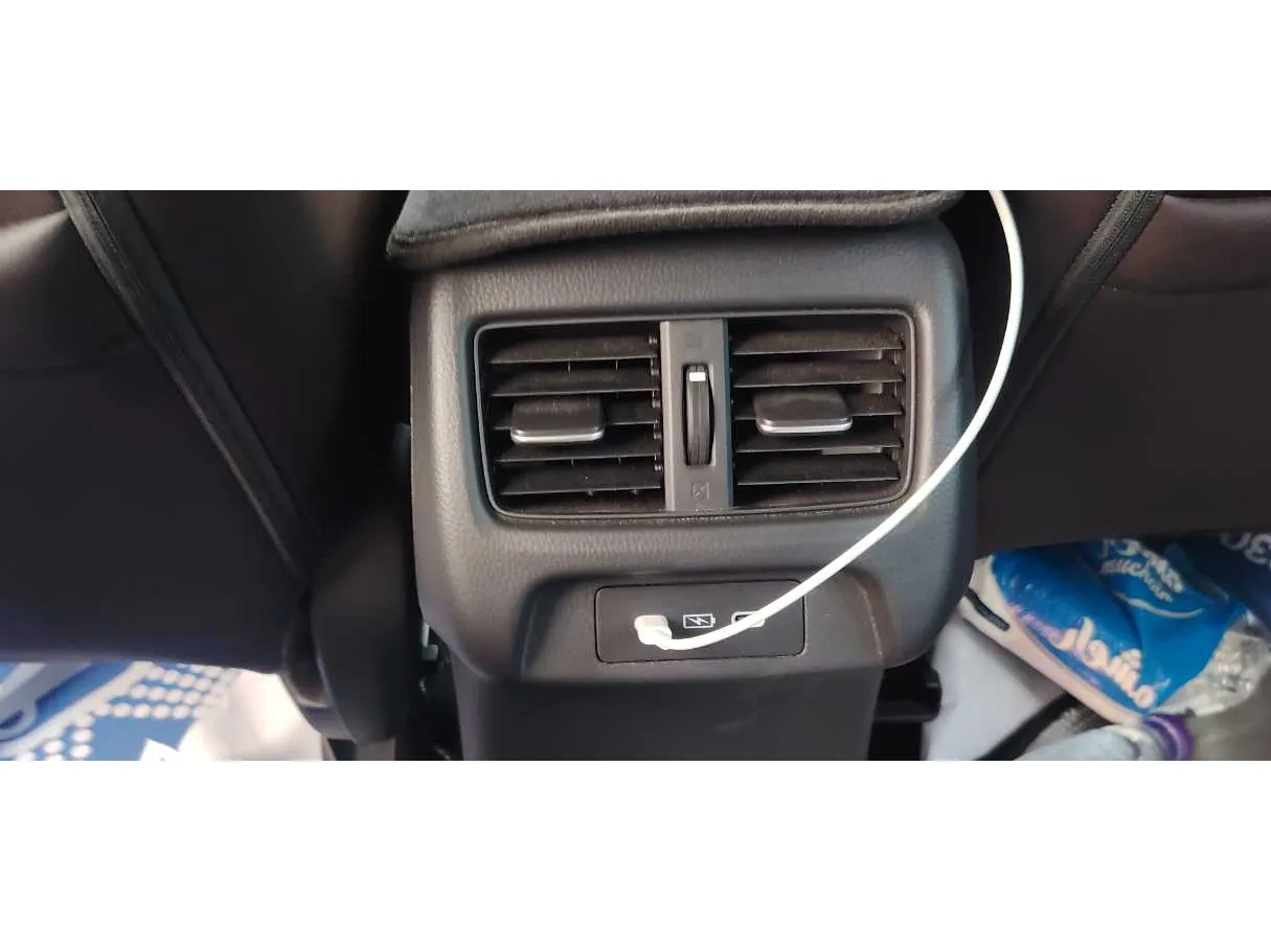 Car image 27