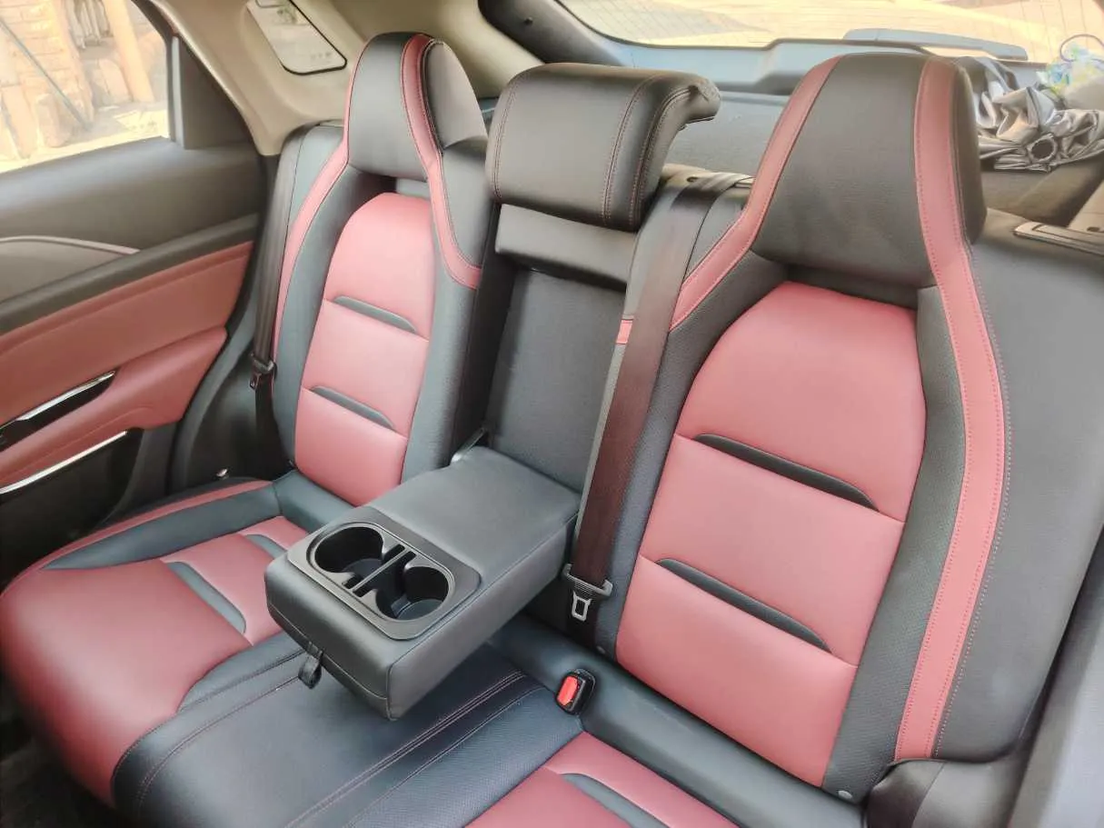 Car image 17