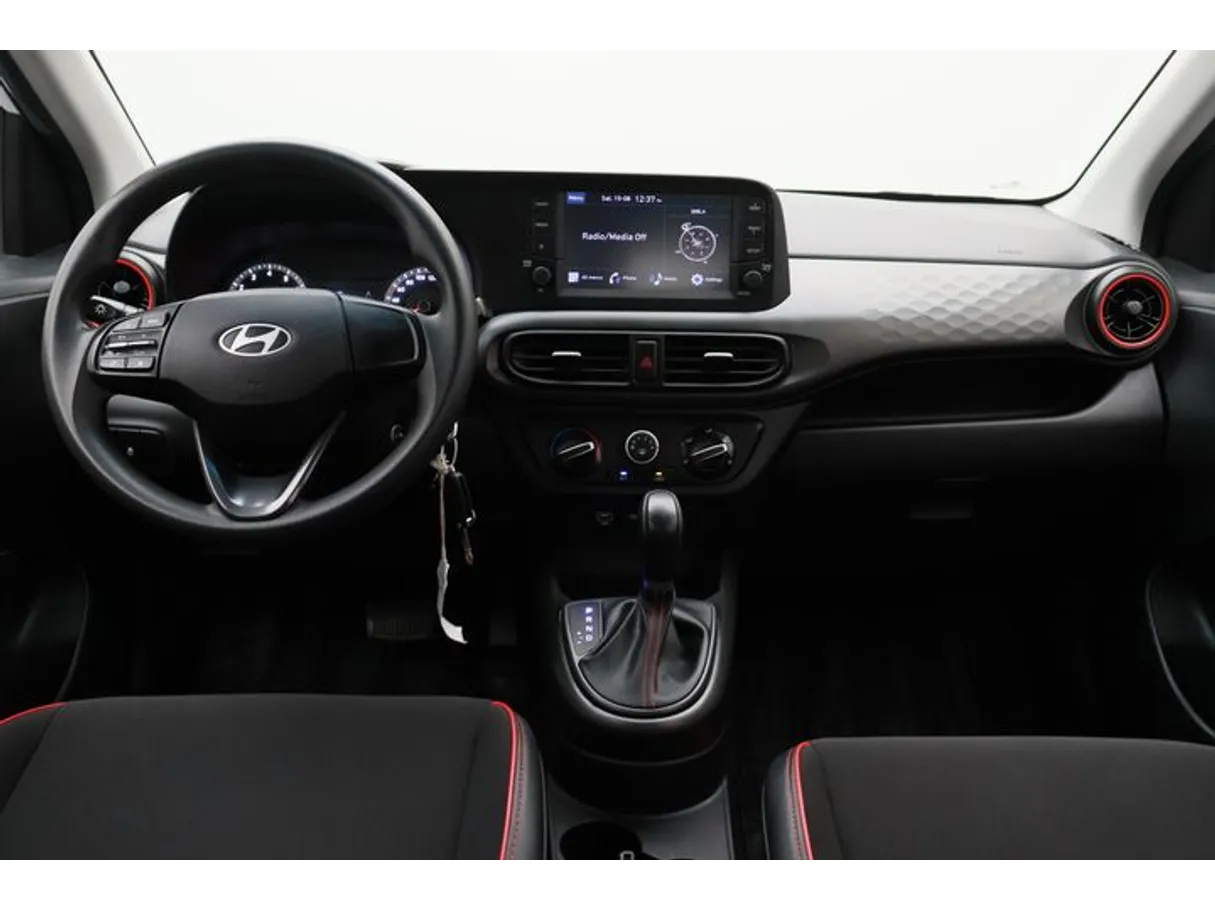Car image 9