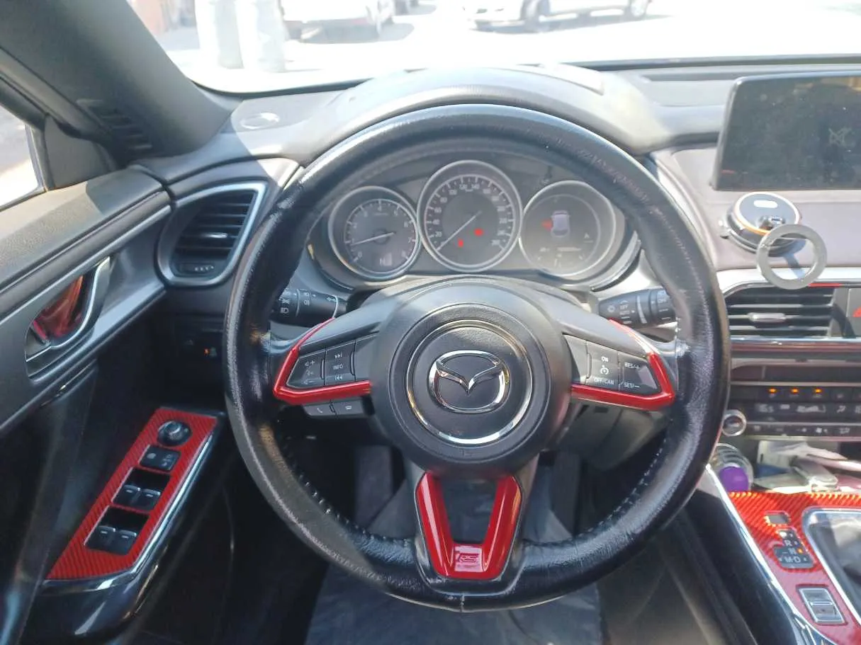 Car image 15