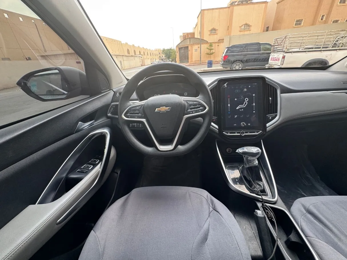 Car image 16