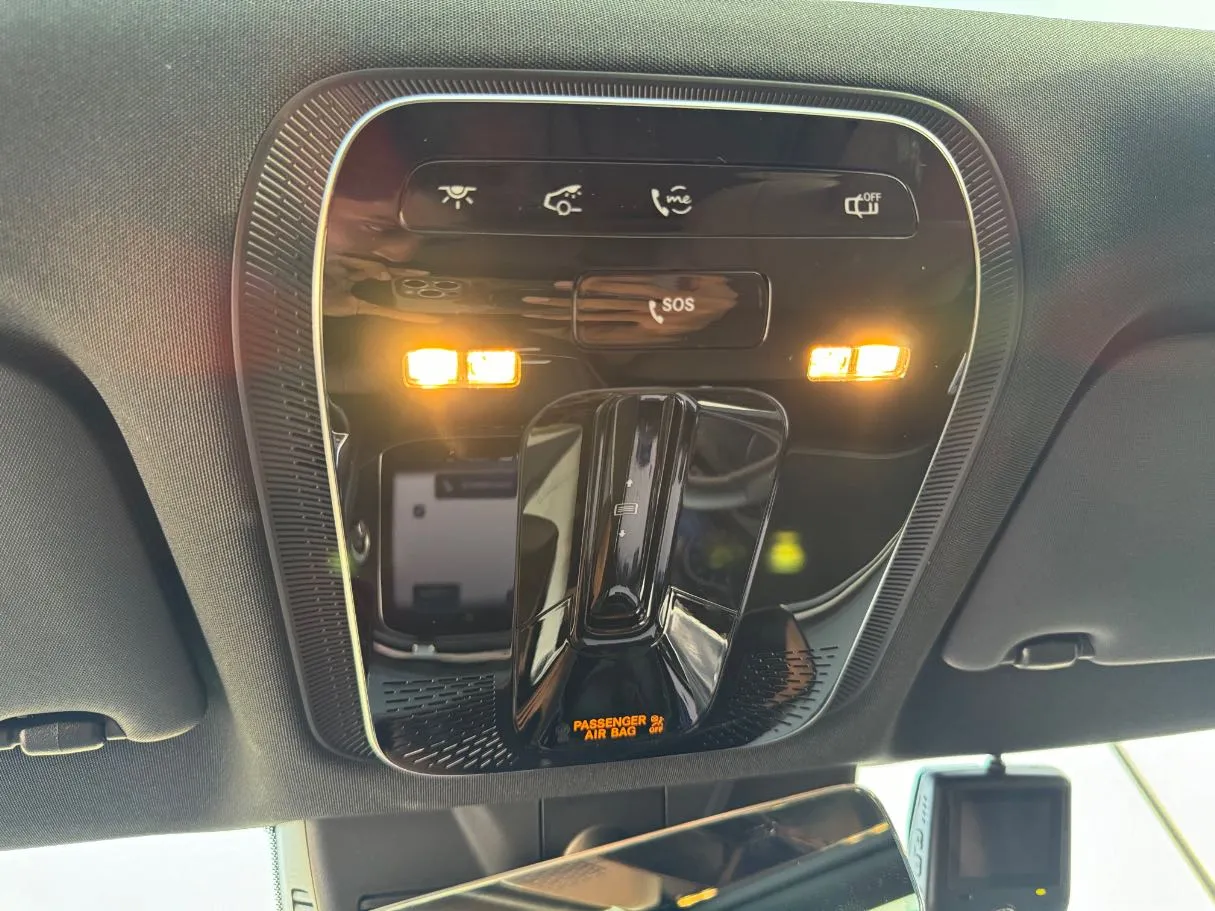 Car image 27