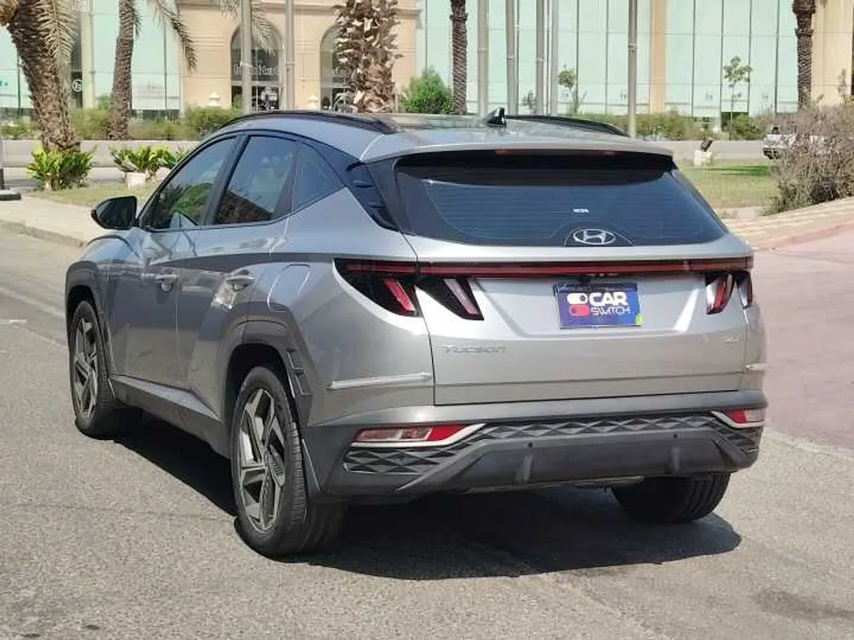 Car image 7