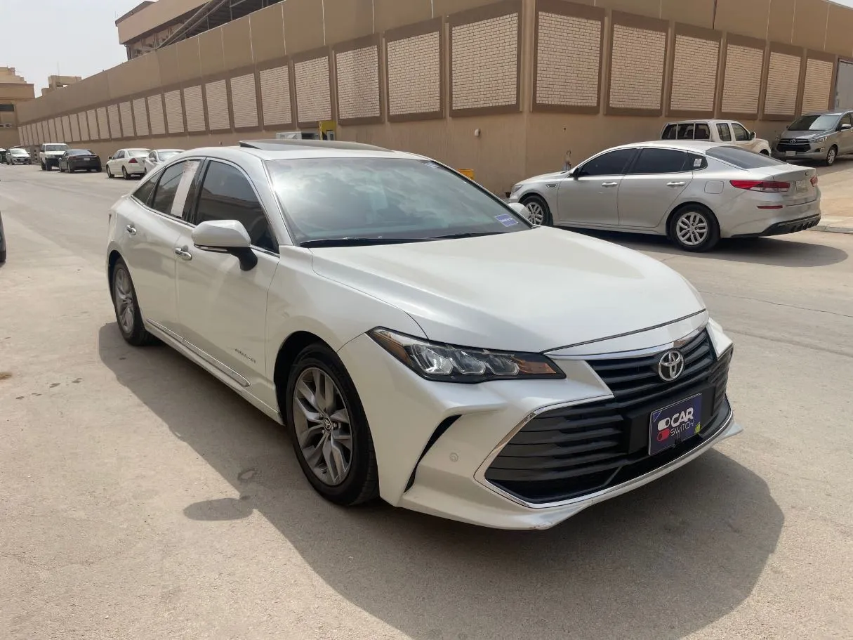 Car image 3
