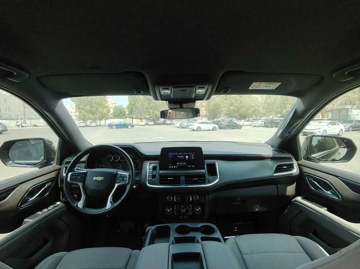Car image 17