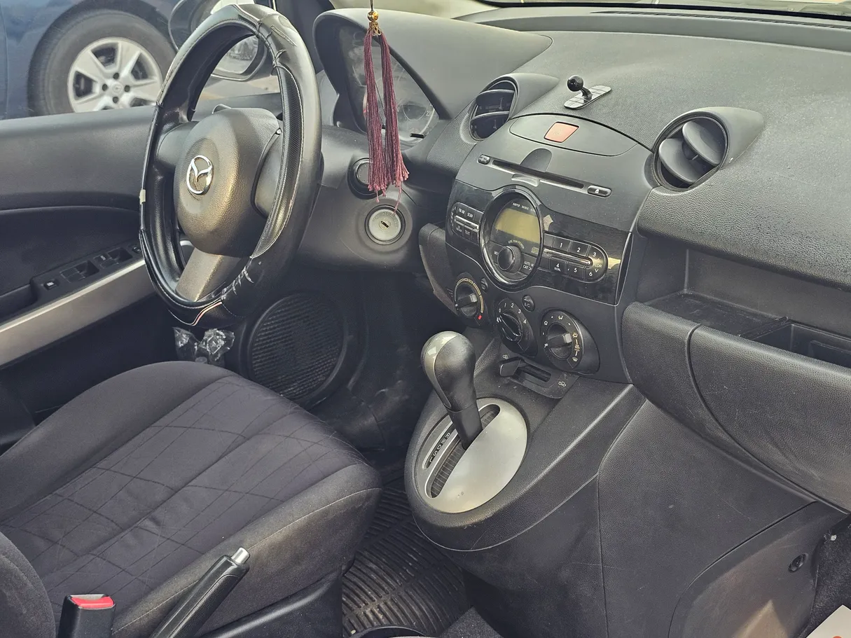 Car image 5