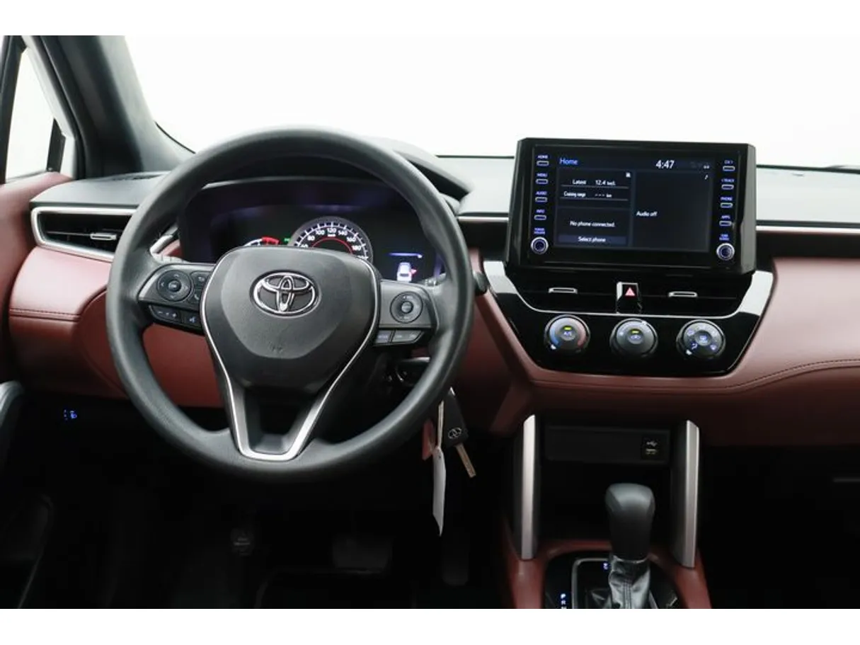 Car image 15