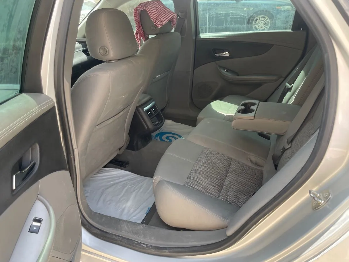 Car image 16