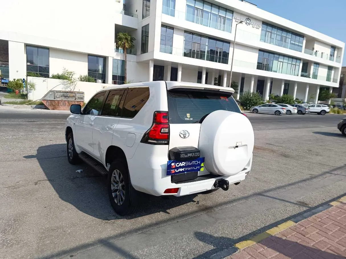 Car image 7