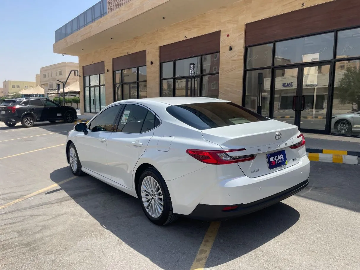Car image 7