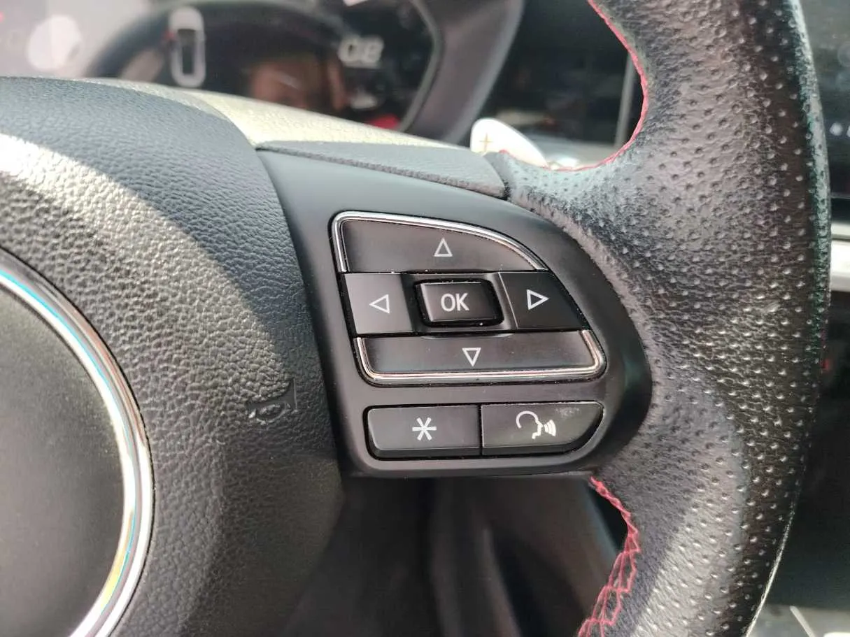 Car image 38
