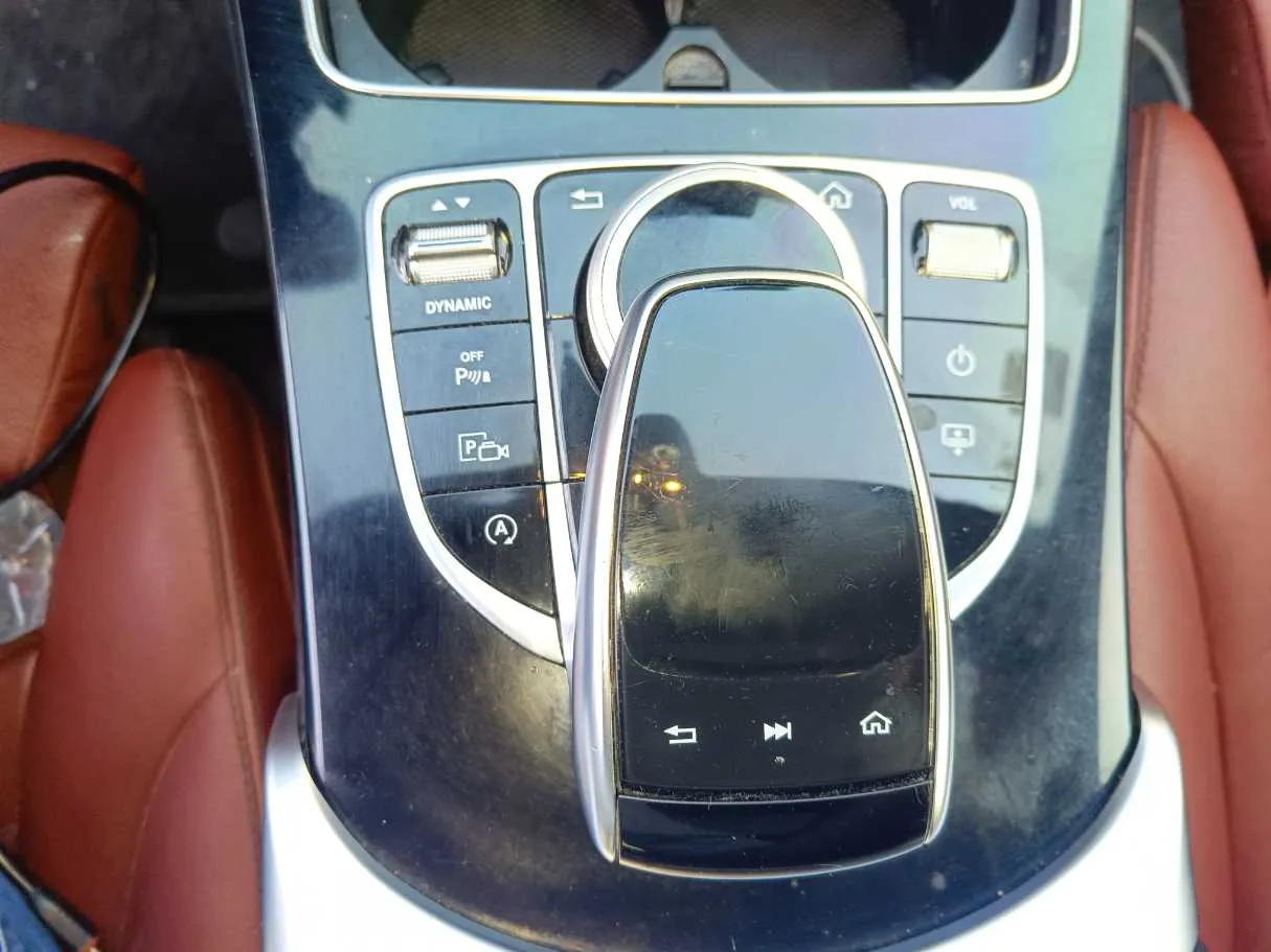 Car image 23
