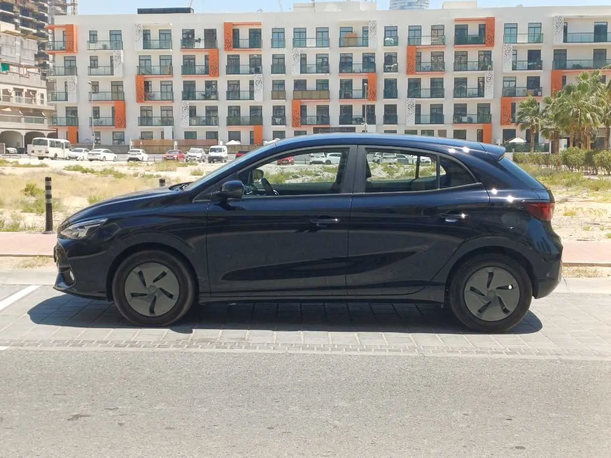 Car image 8