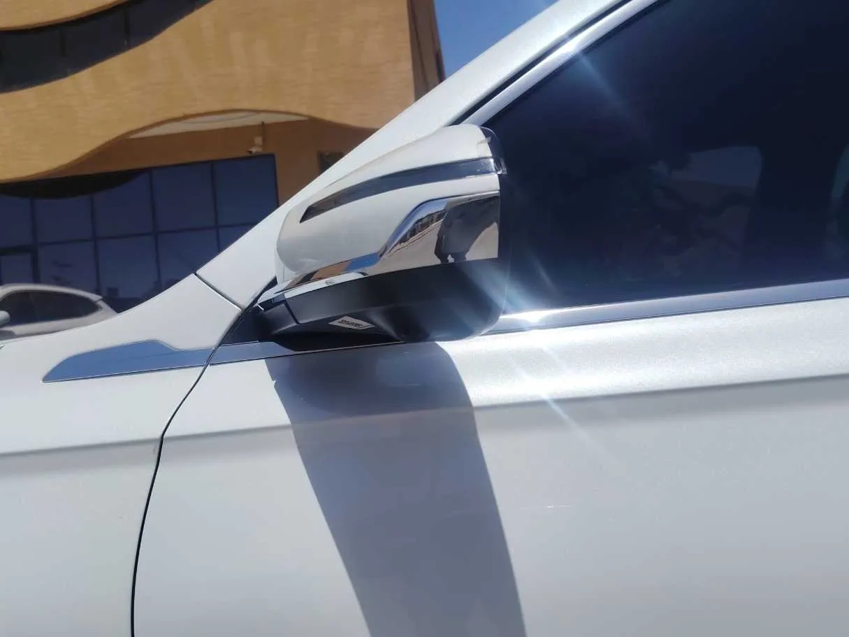 Car image 32
