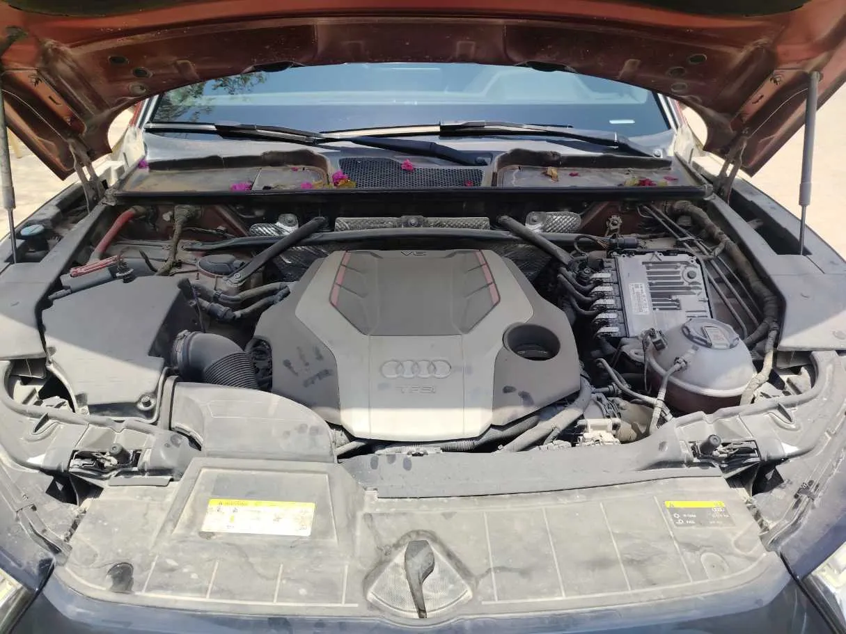 Car image 34