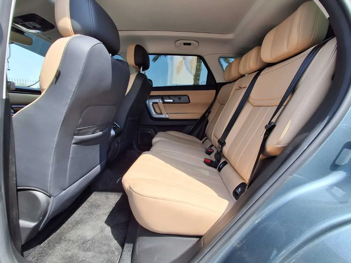 Car image 13