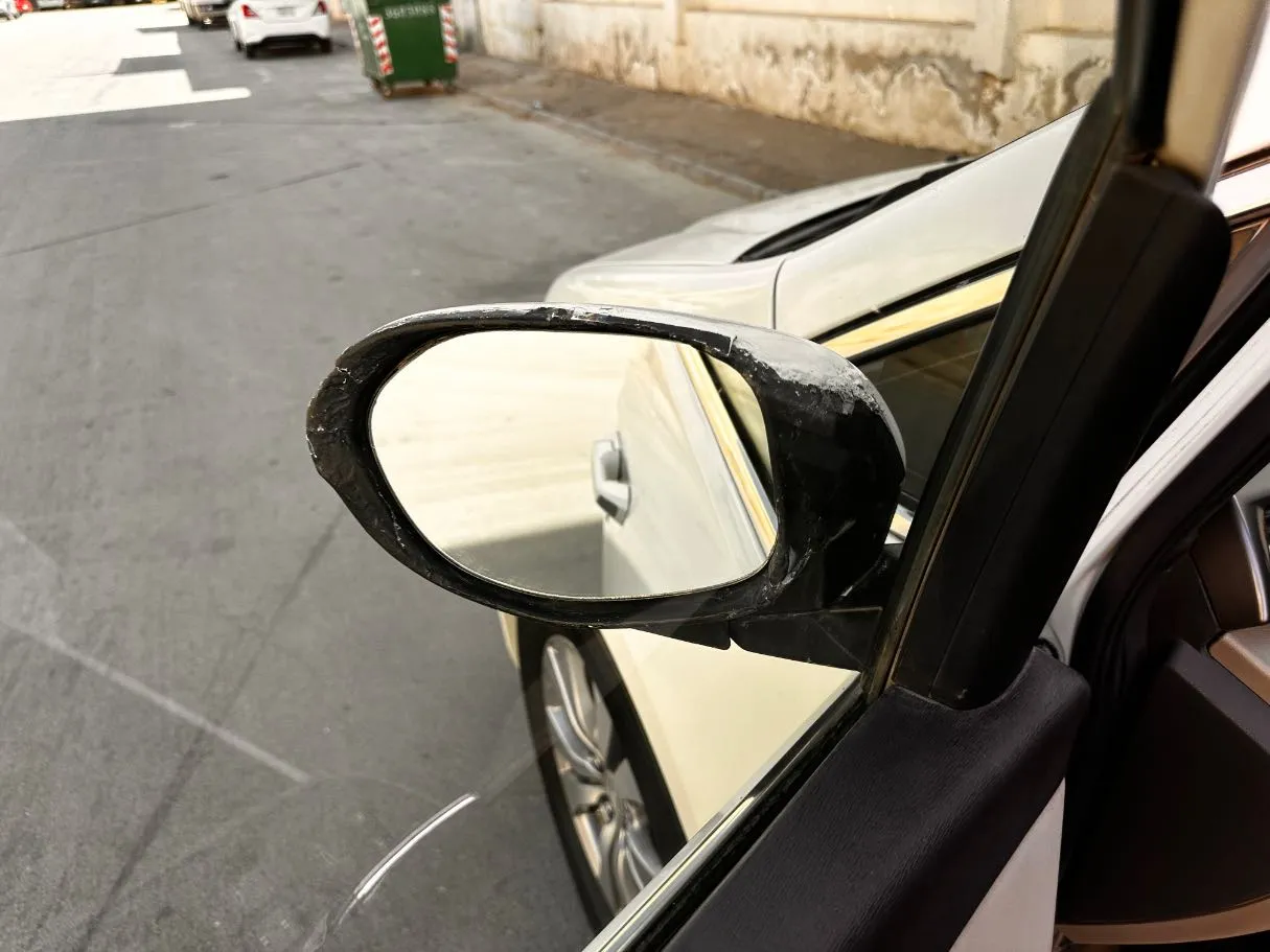 Car image 23