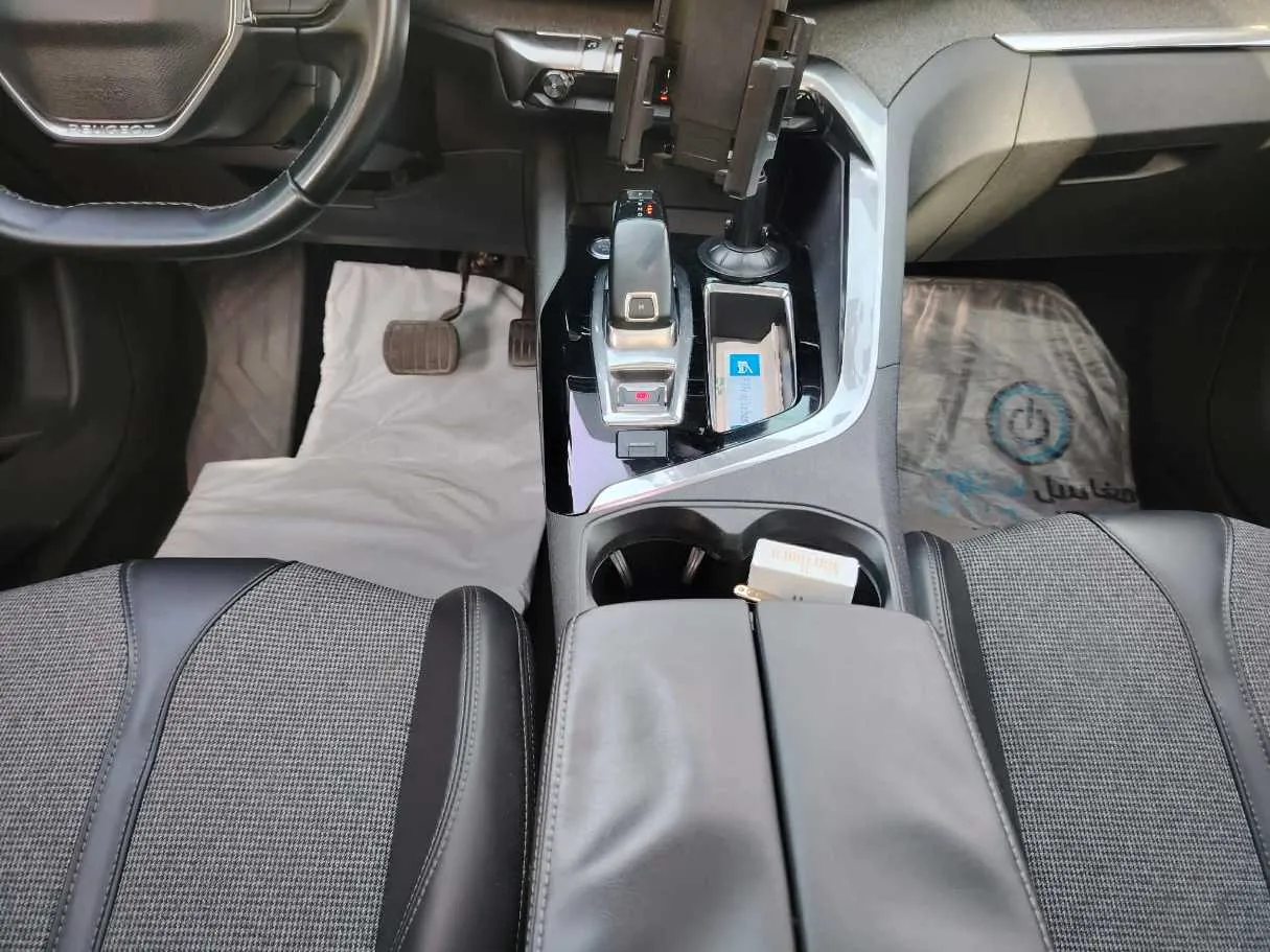 Car image 23