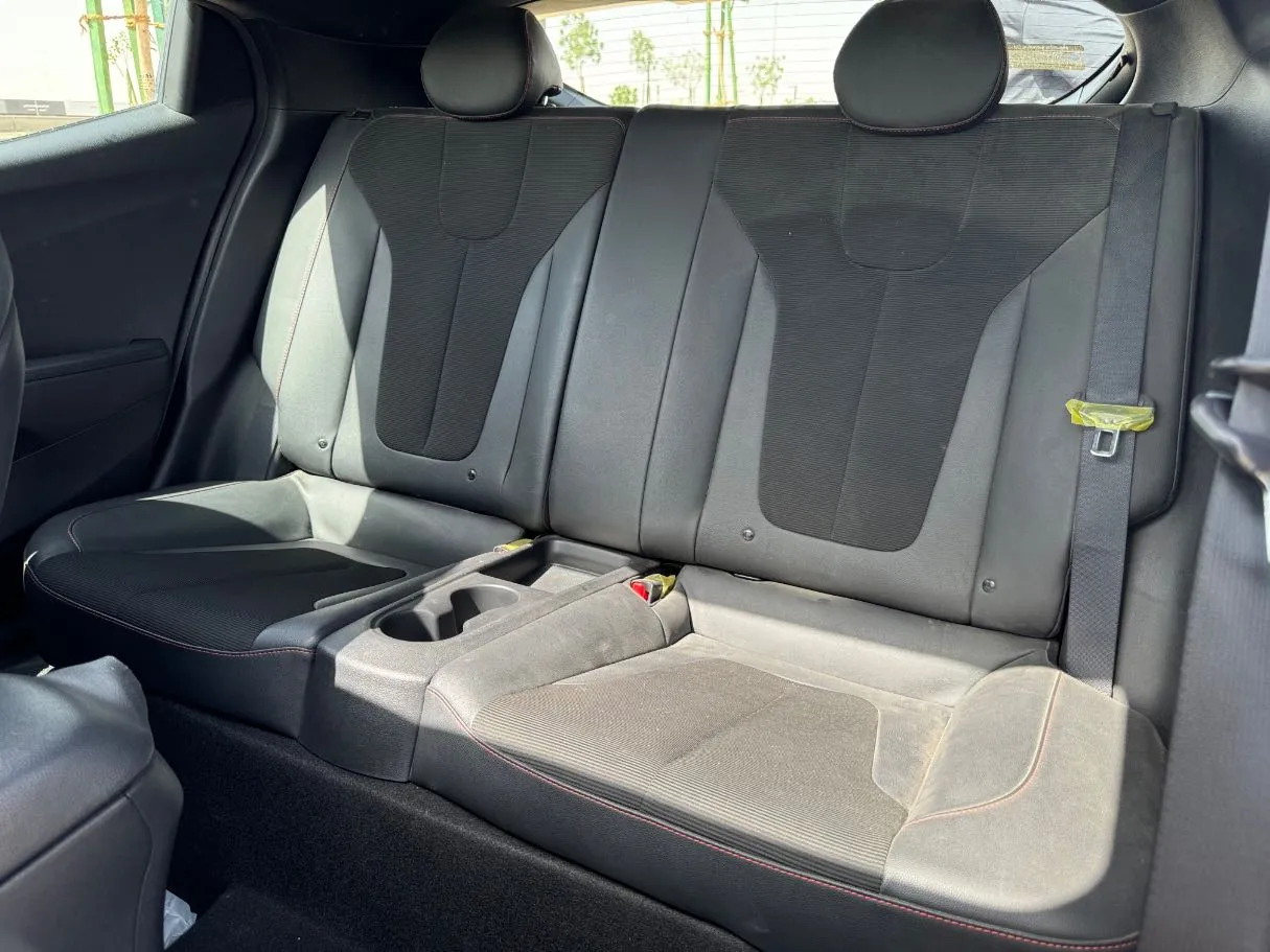 Car image 16