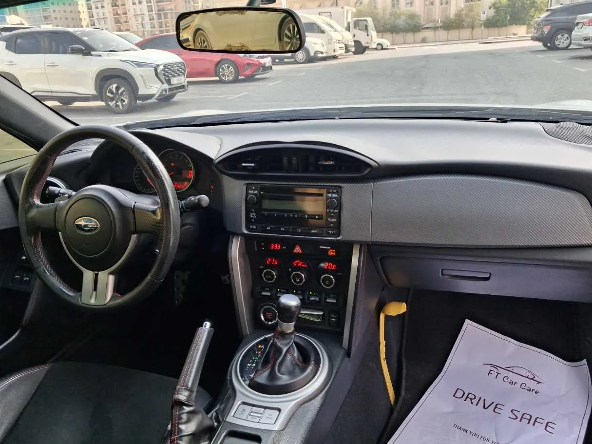 Car image 15