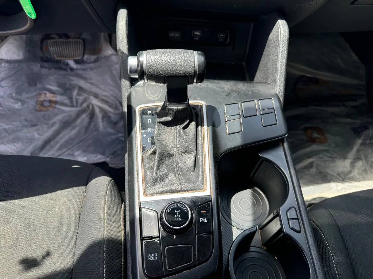 Car image 17