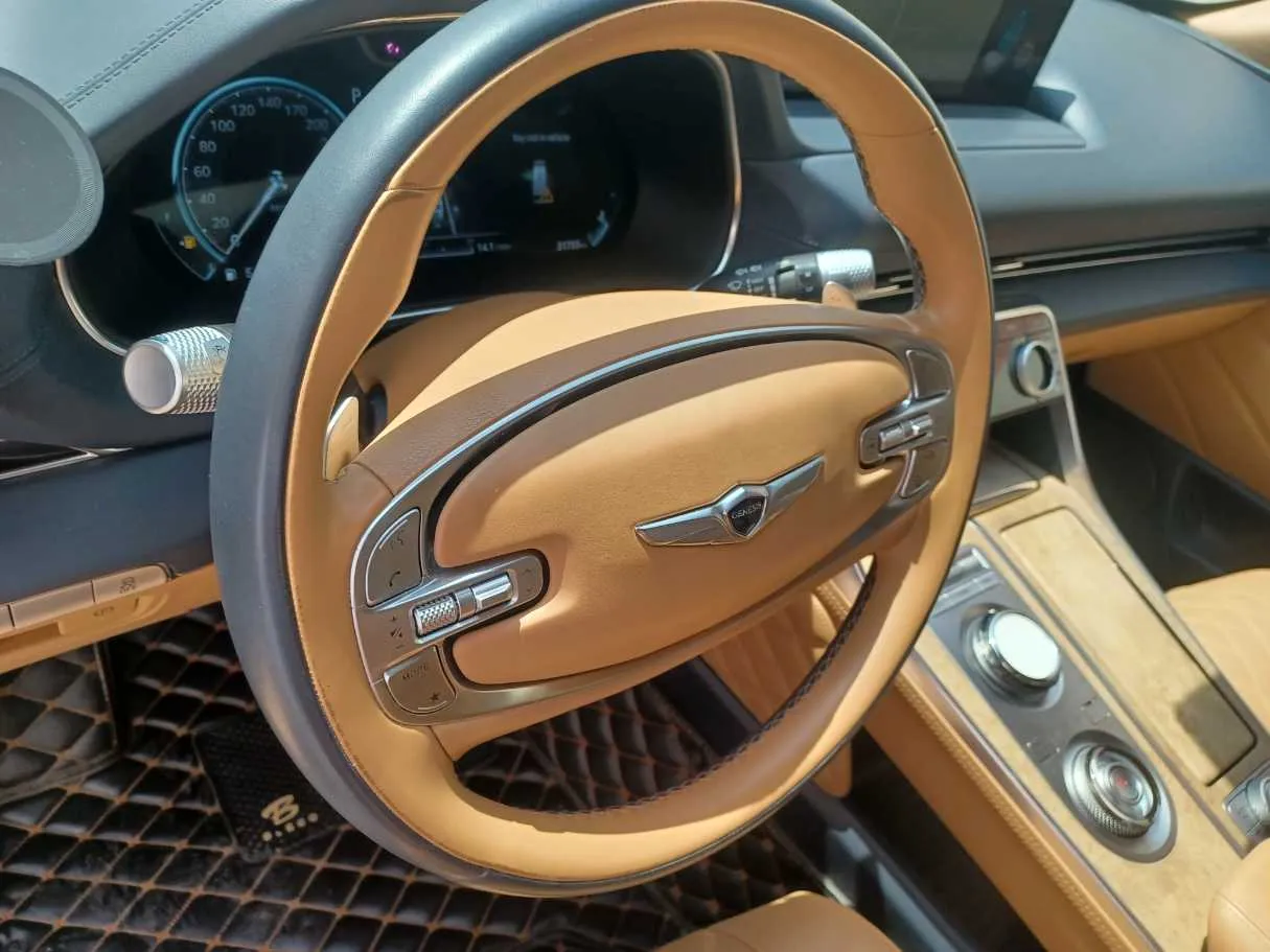 Car image 19