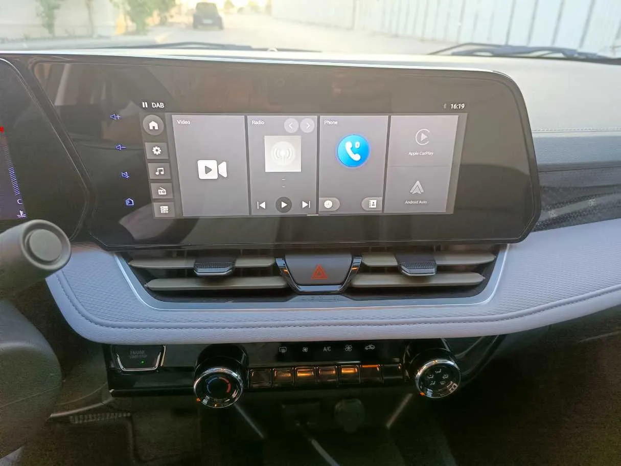 Car image 21