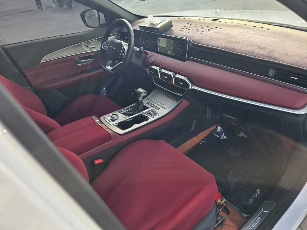 Car image 14