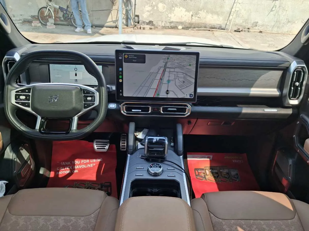 Car image 15
