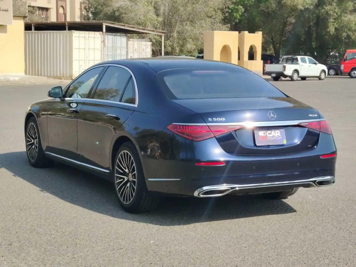 Car image 7
