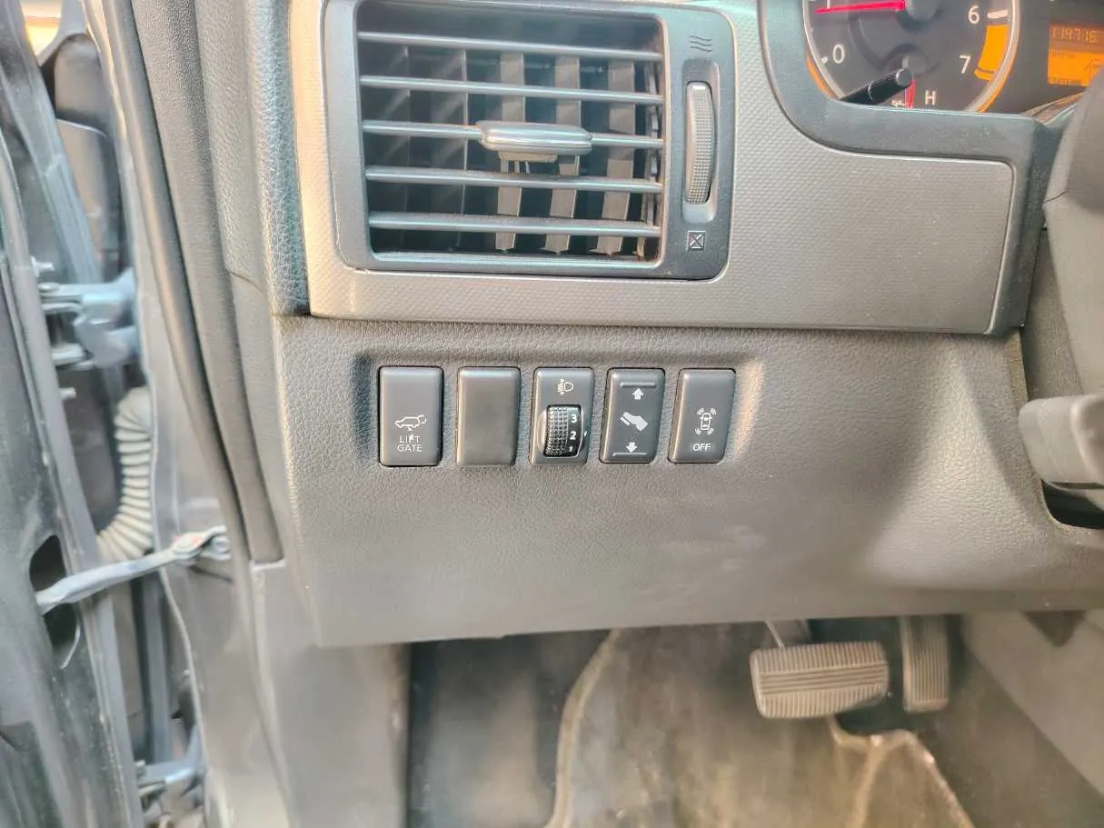 Car image 35