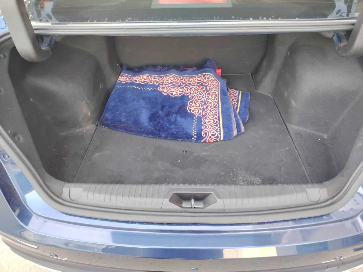 Car image 31