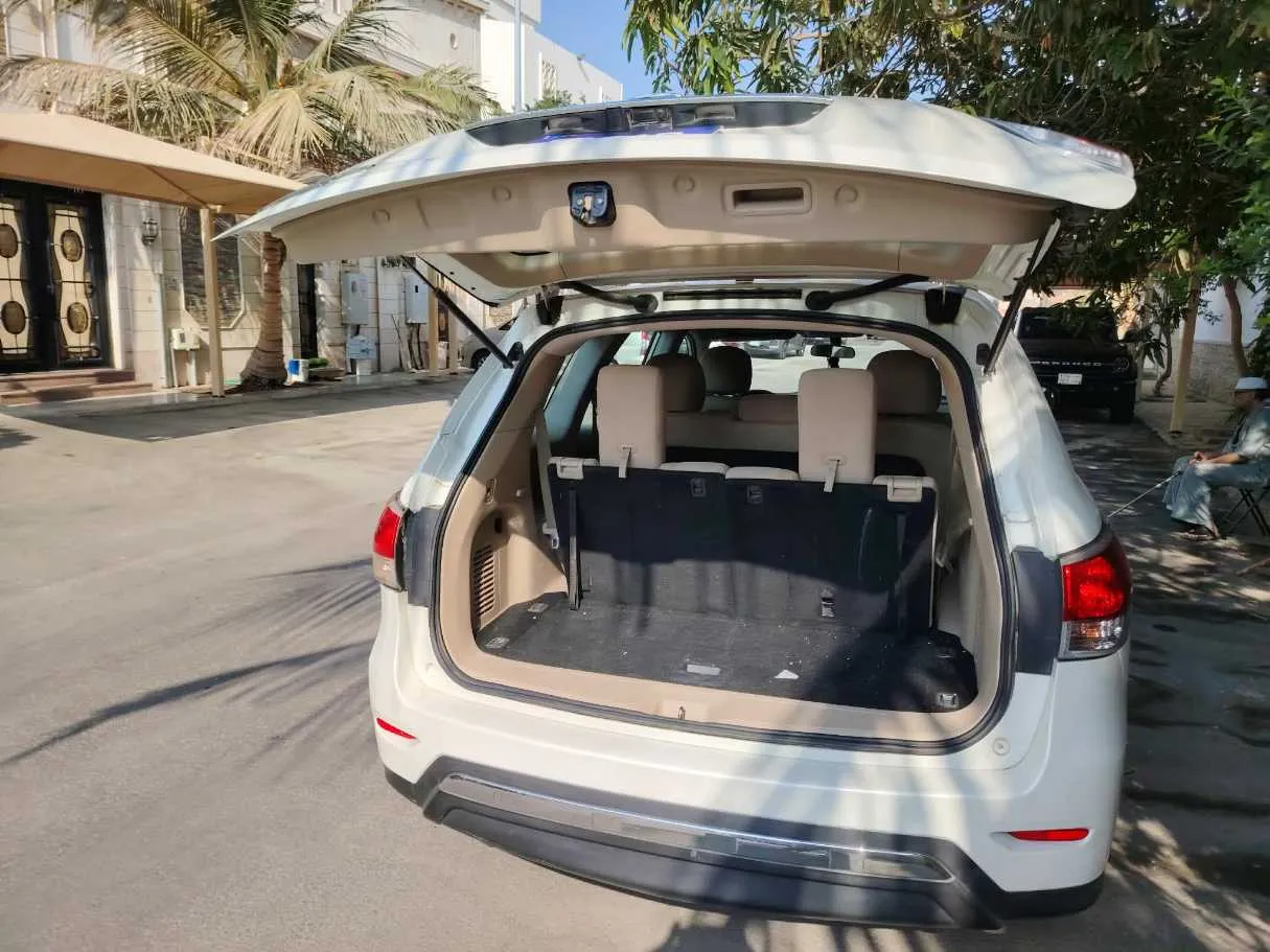 Car image 29