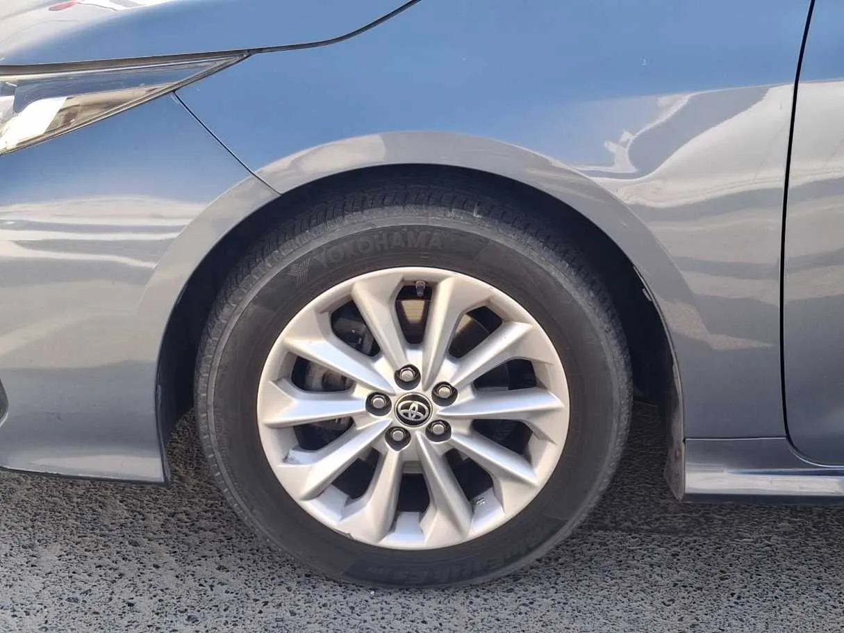 Car image 9