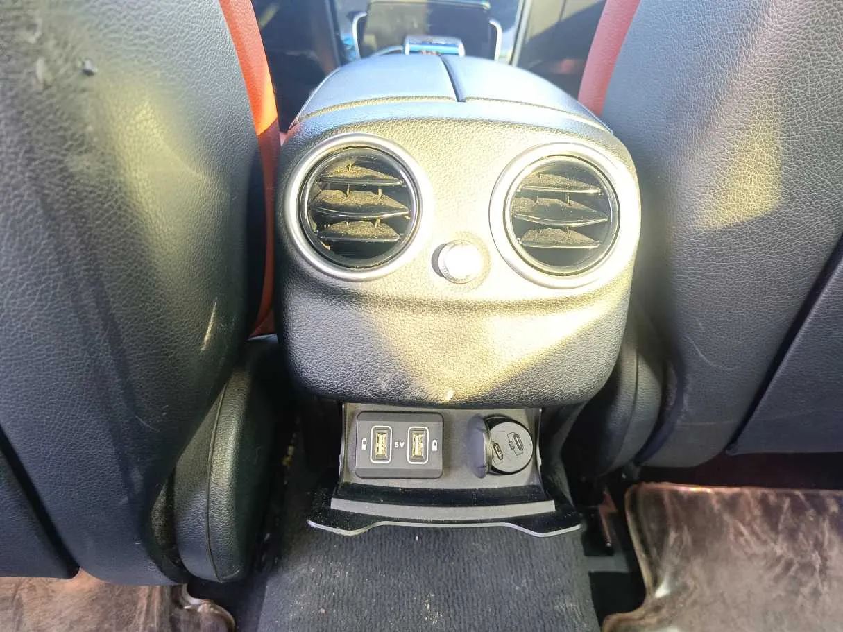 Car image 33