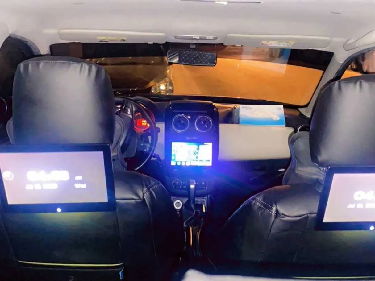 Car image 11