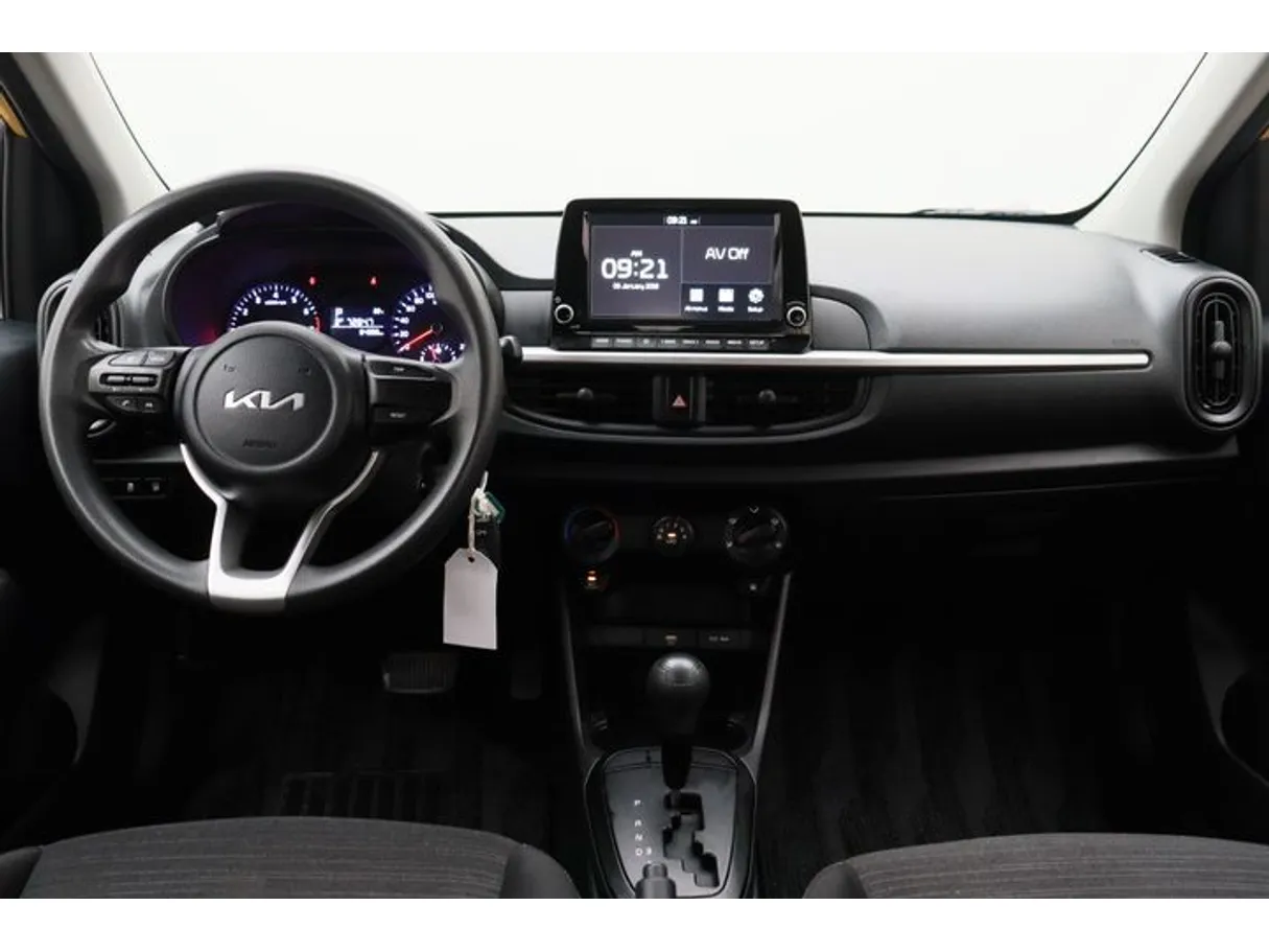 Car image 14