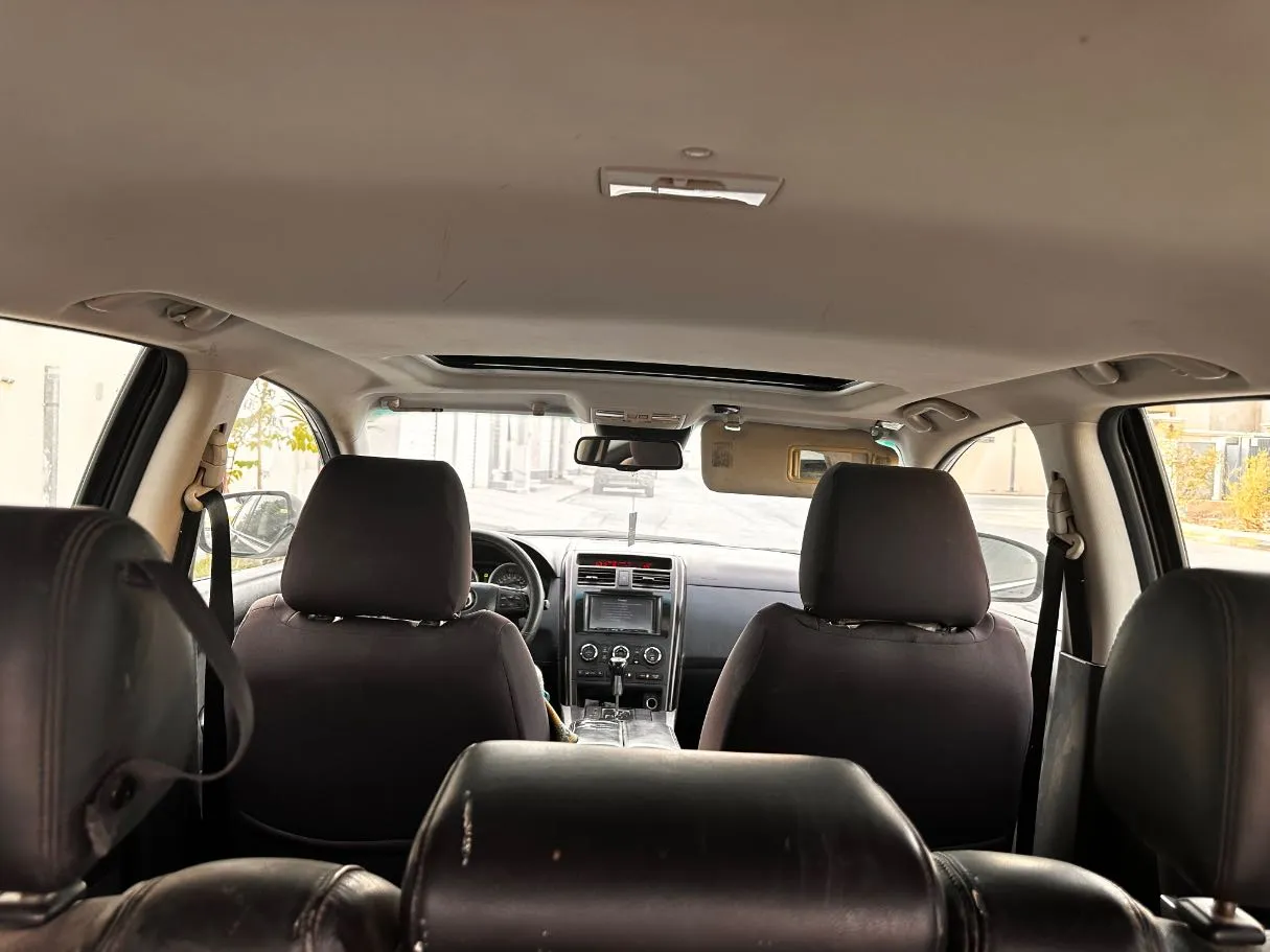 Car image 13