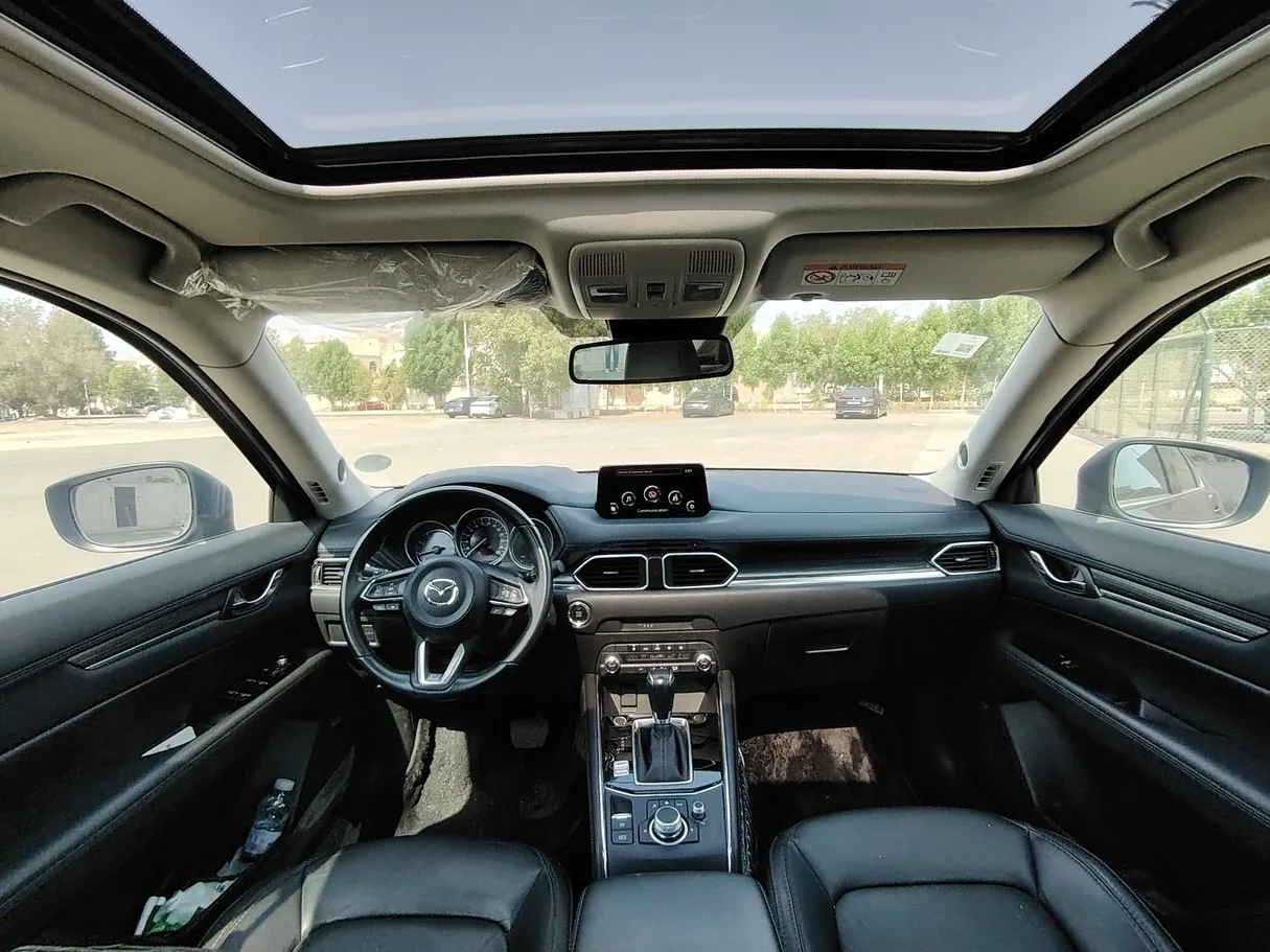Car image 17